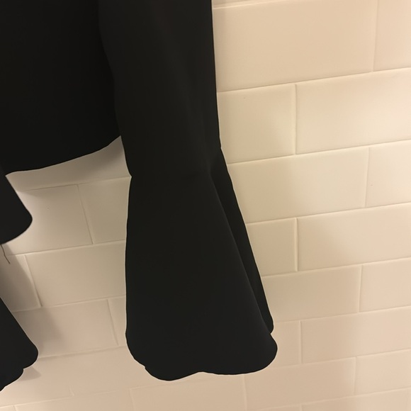 Bardot Solange bell sleeve off the shoulder XS - Picture 4 of 5